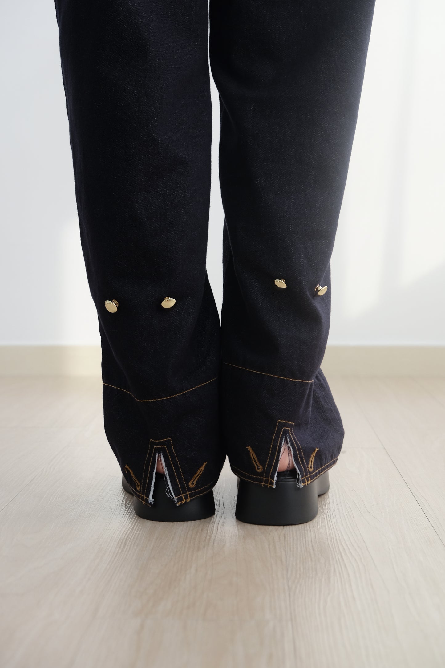 ✨推!"Bailey" 2-Way Hem Unwashed Jeans