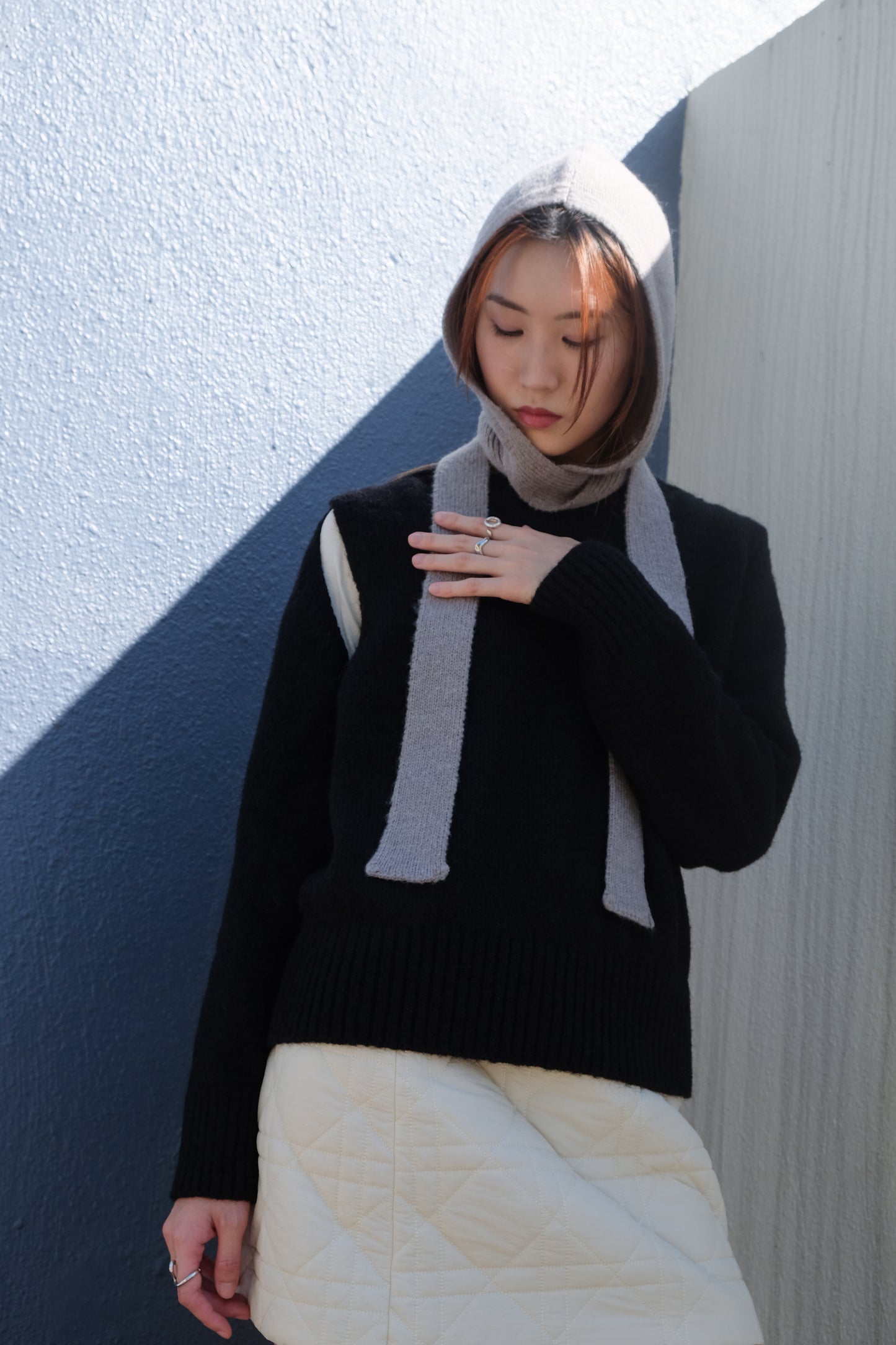 Cut-out Flexible Shoulder Sweater (Black)