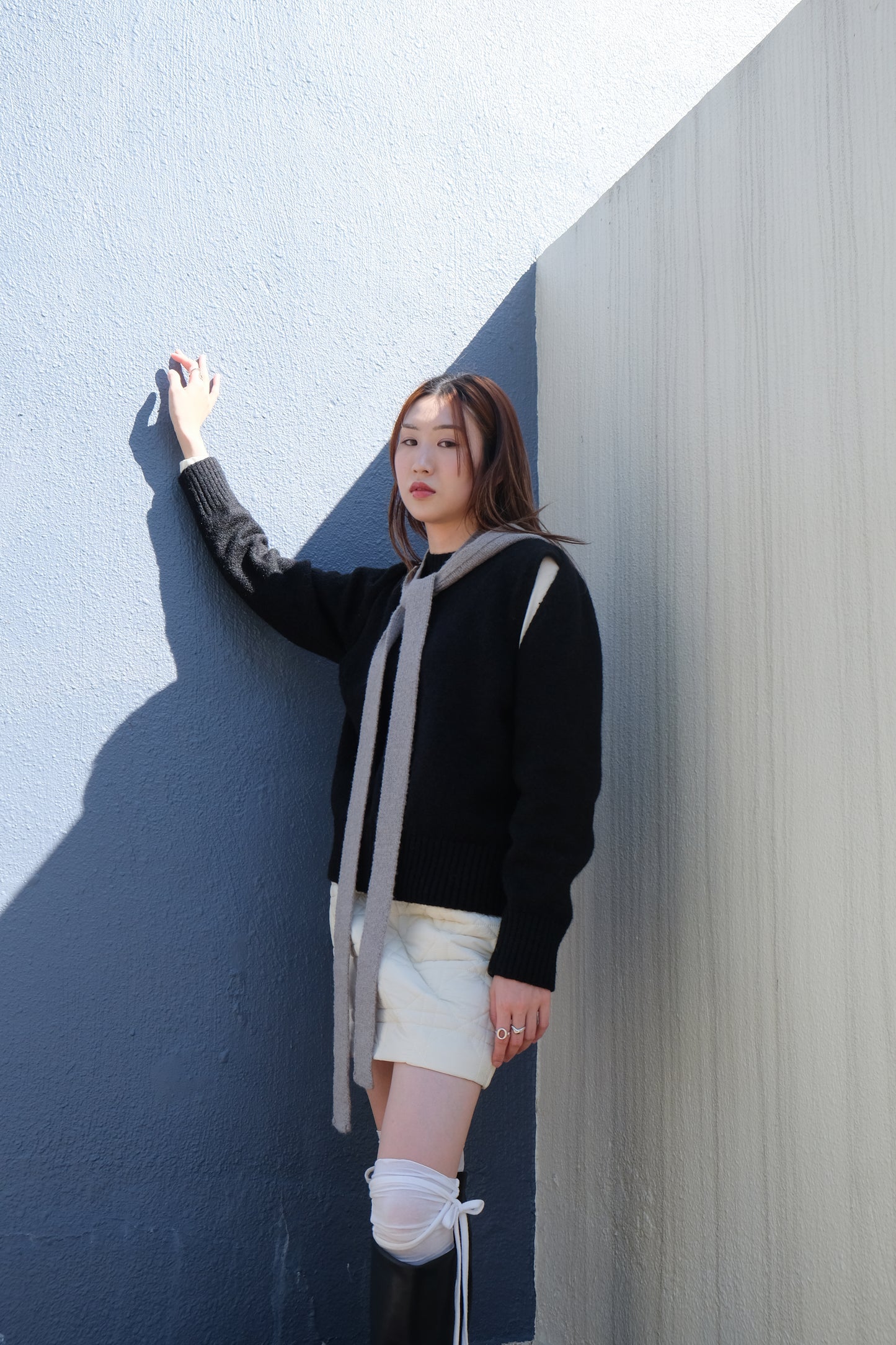 Cut-out Flexible Shoulder Sweater (Black)