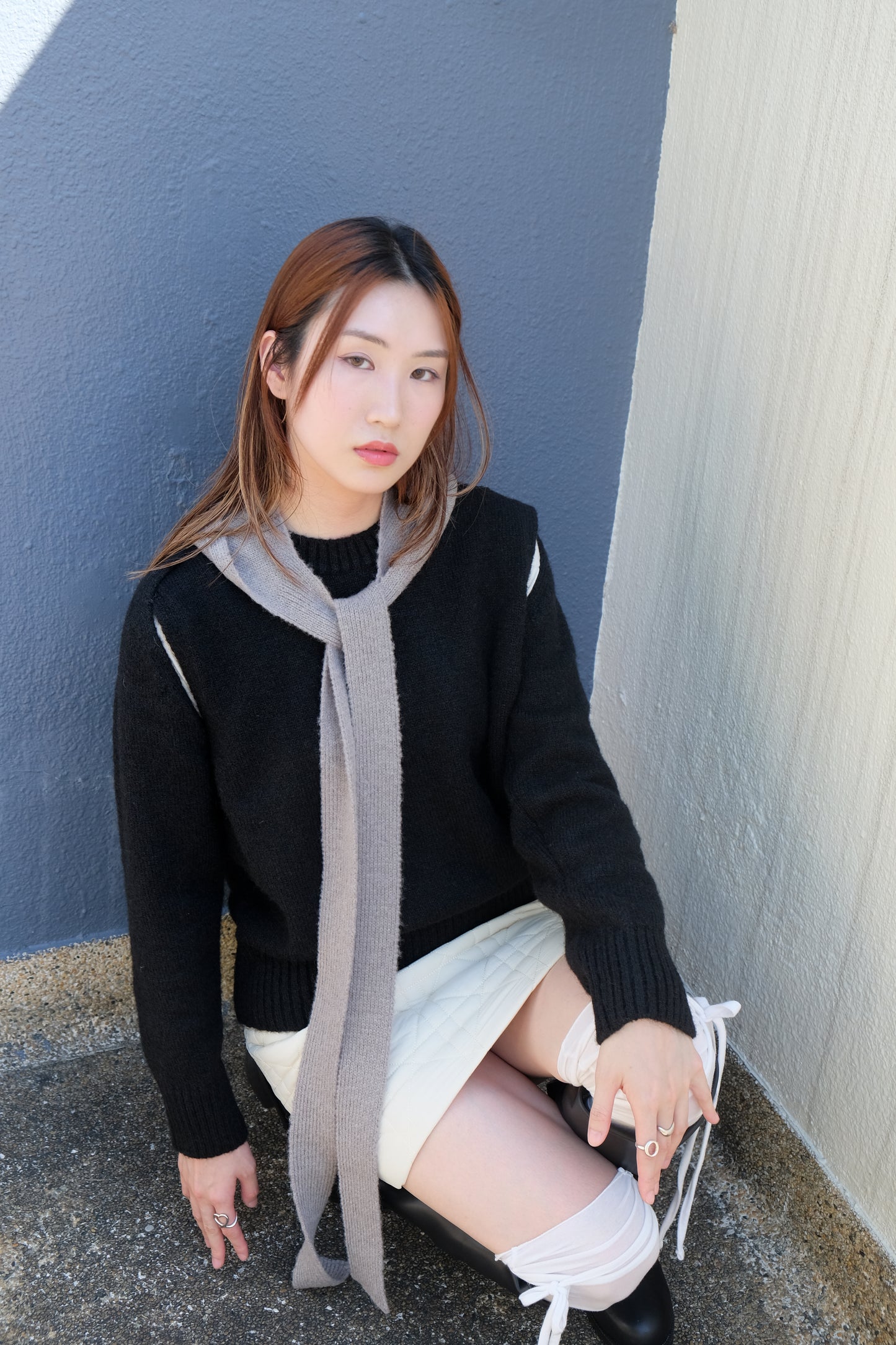 Cut-out Flexible Shoulder Sweater (Black)