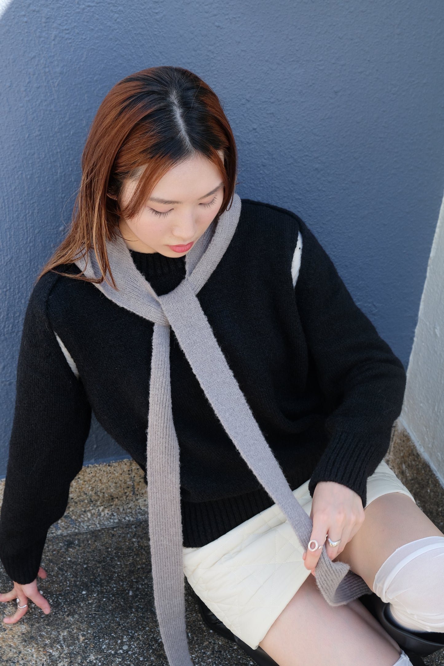 Cut-out Flexible Shoulder Sweater (Black)