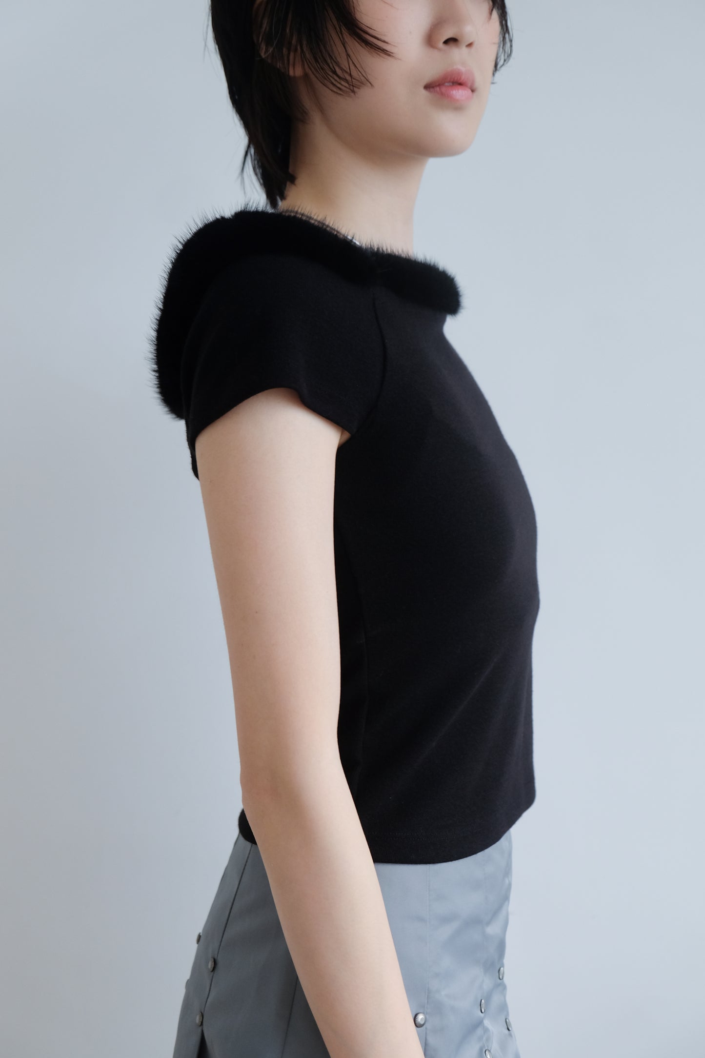 “La Belle" Furry Round Neck Tee (Black)