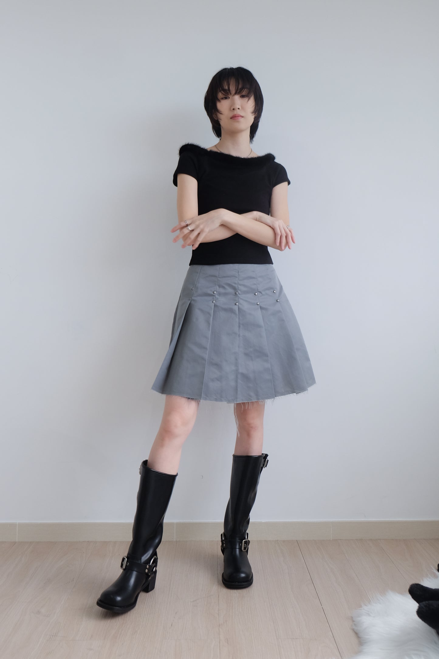 “La Belle" Furry Round Neck Tee (Black)