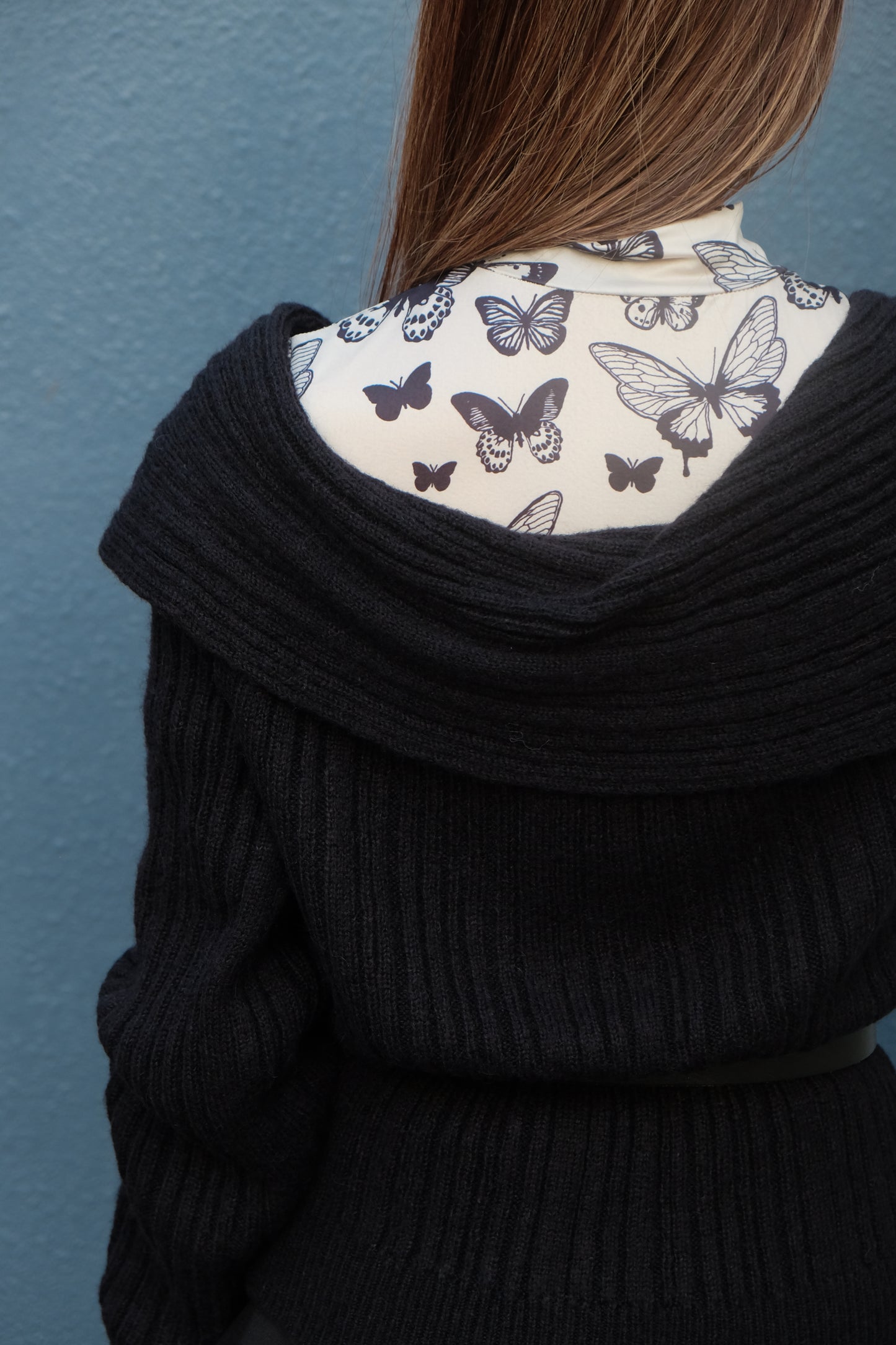 "Big Boy" Off-shoulder Wool Top (Black)
