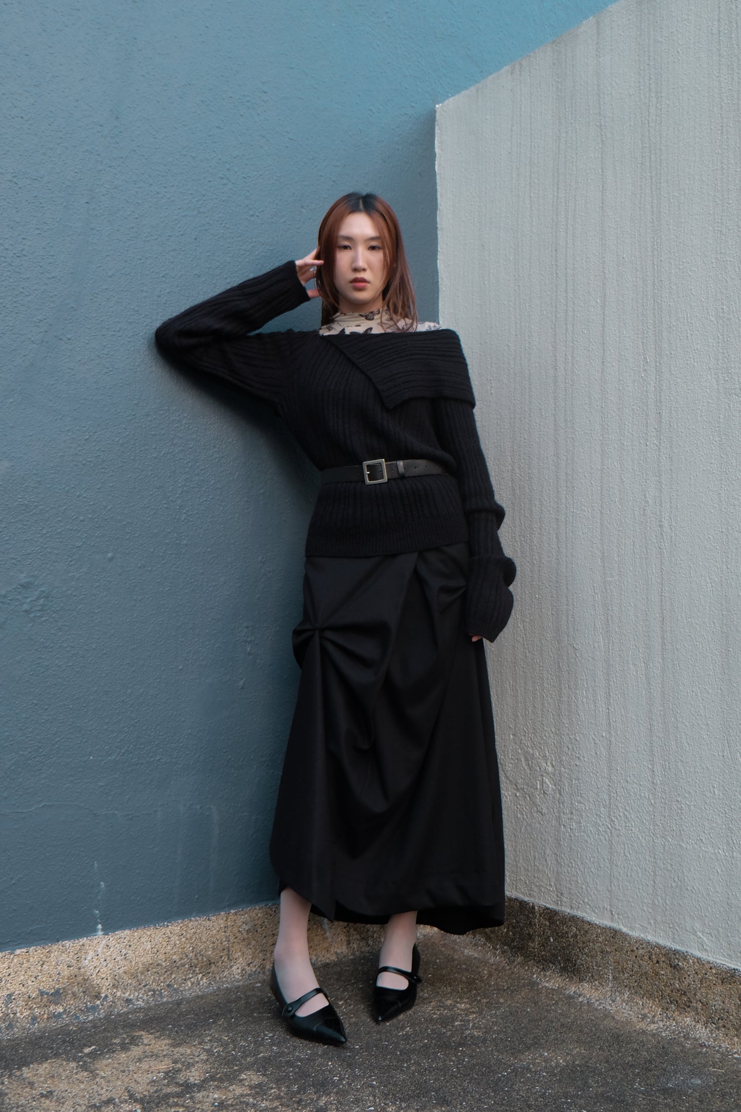 "Big Boy" Off-shoulder Wool Top (Black)