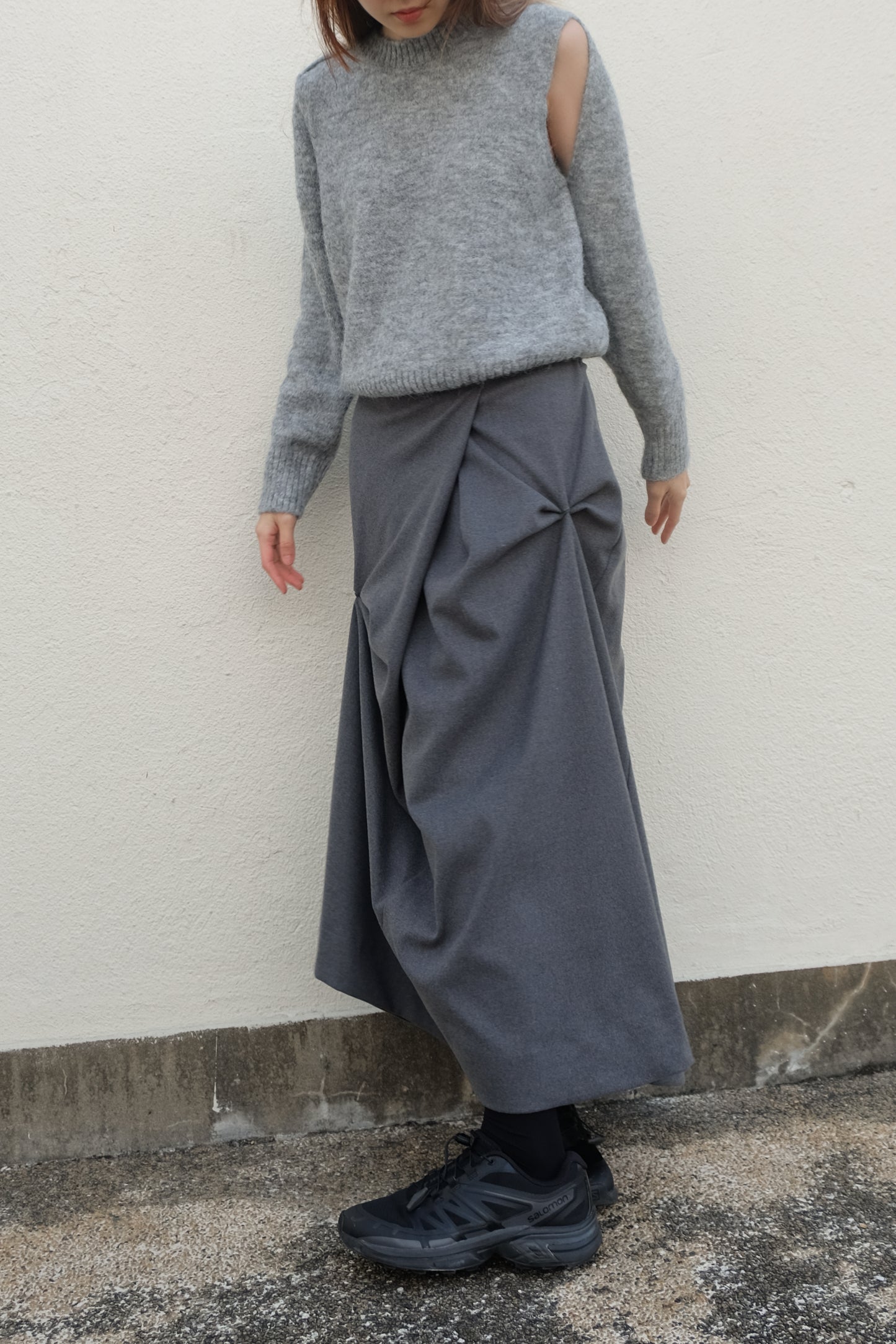 Cut-out Flexible Shoulder Sweater (Grey)