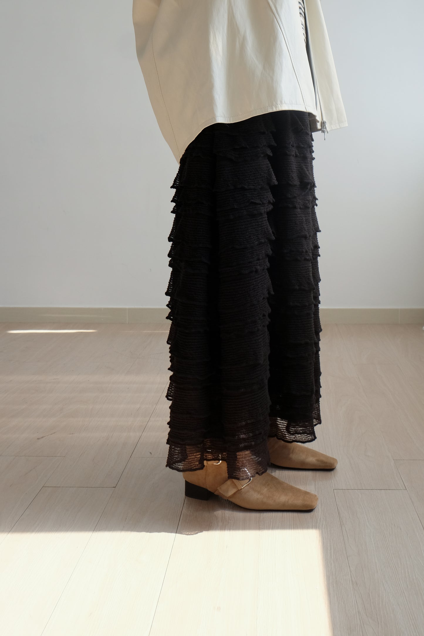 "Crepe Cake" Knit Ruffles Skirt (Black)