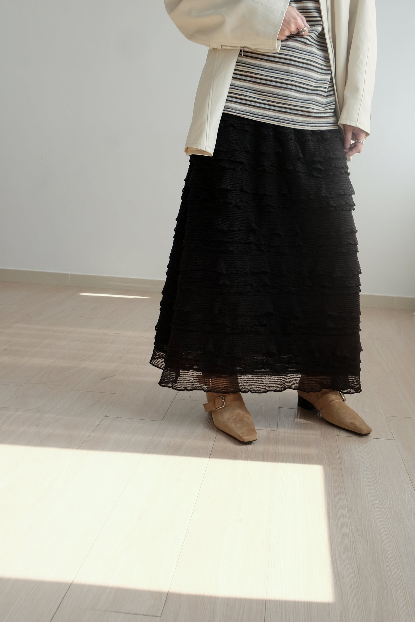 "Crepe Cake" Knit Ruffles Skirt (Black)
