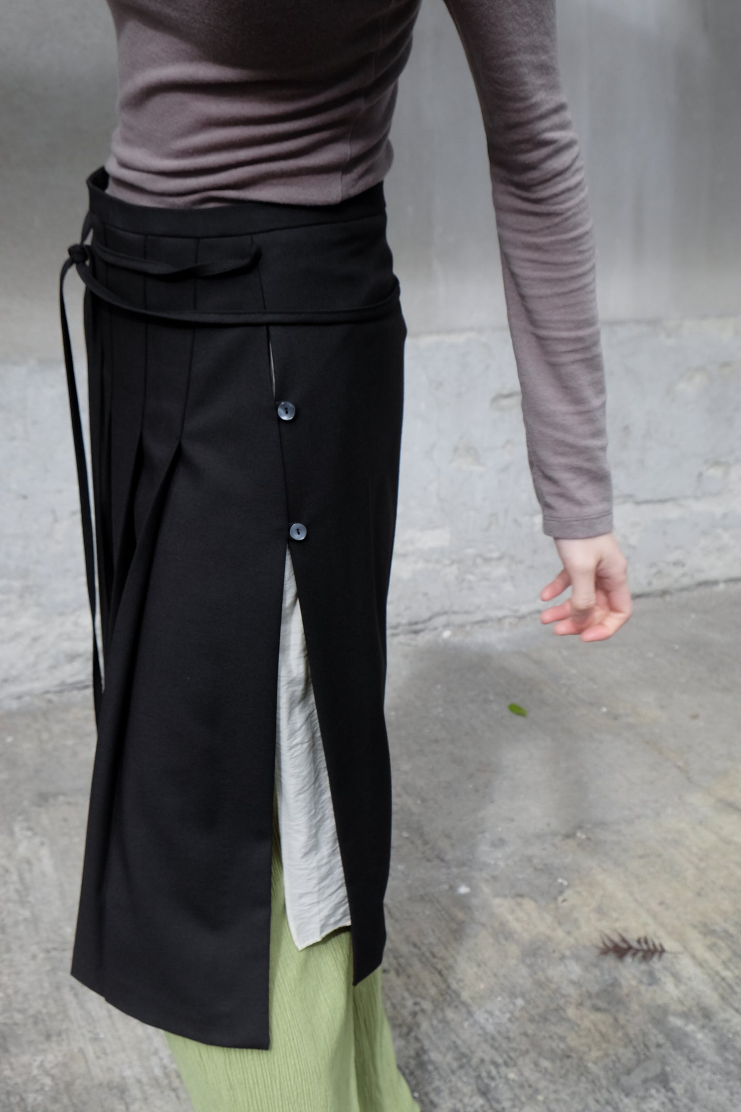 ✨推!"Winona" Double-layer Slit & Pleated Skirt (Black)