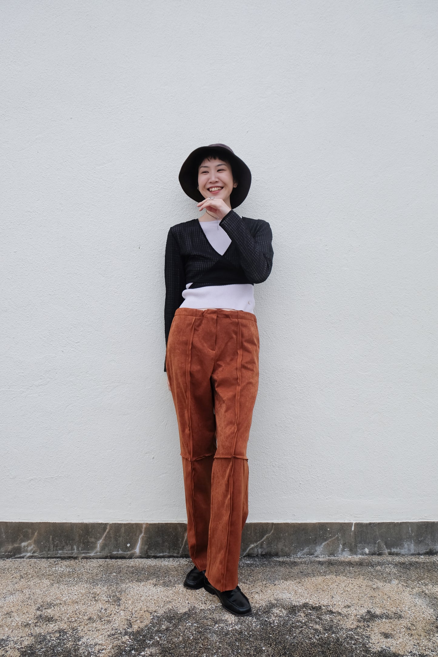 Suede Raw Trimming Pants (Camel)