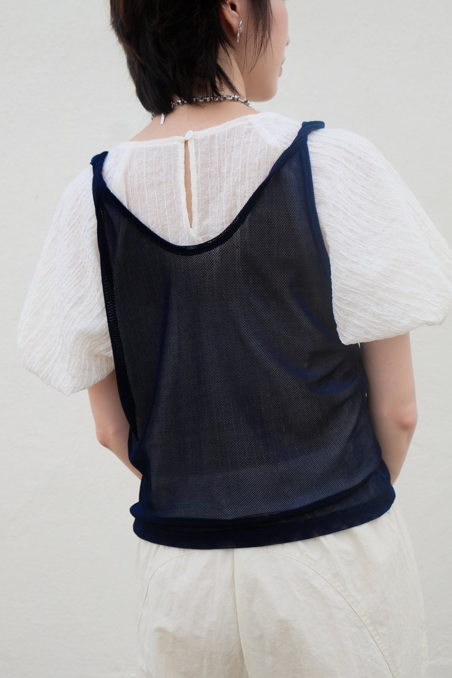 ✨推!Flower Embroidery Mesh Tank Top (Navy)