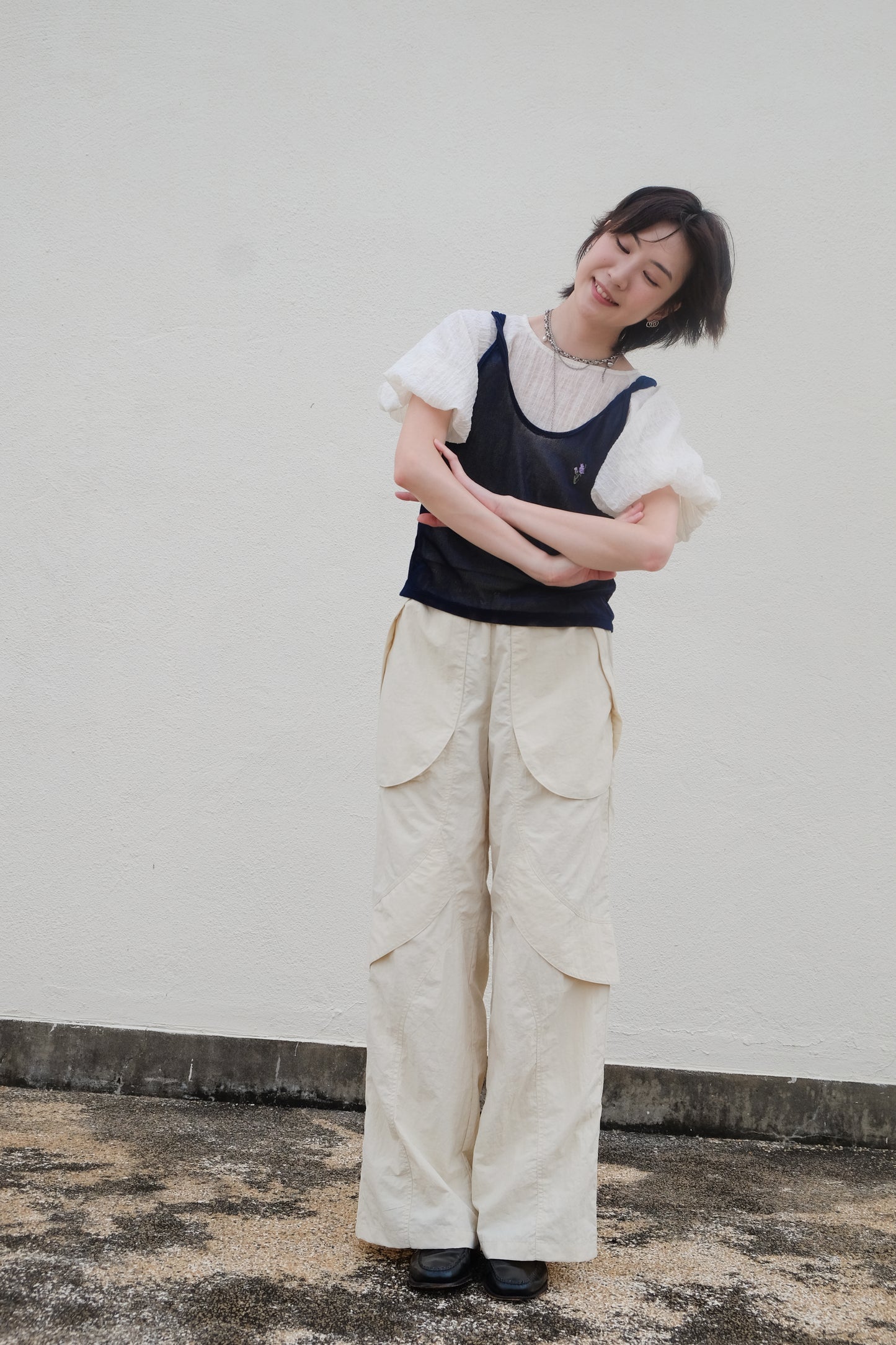 ✨推!Flower Embroidery Mesh Tank Top (Navy)