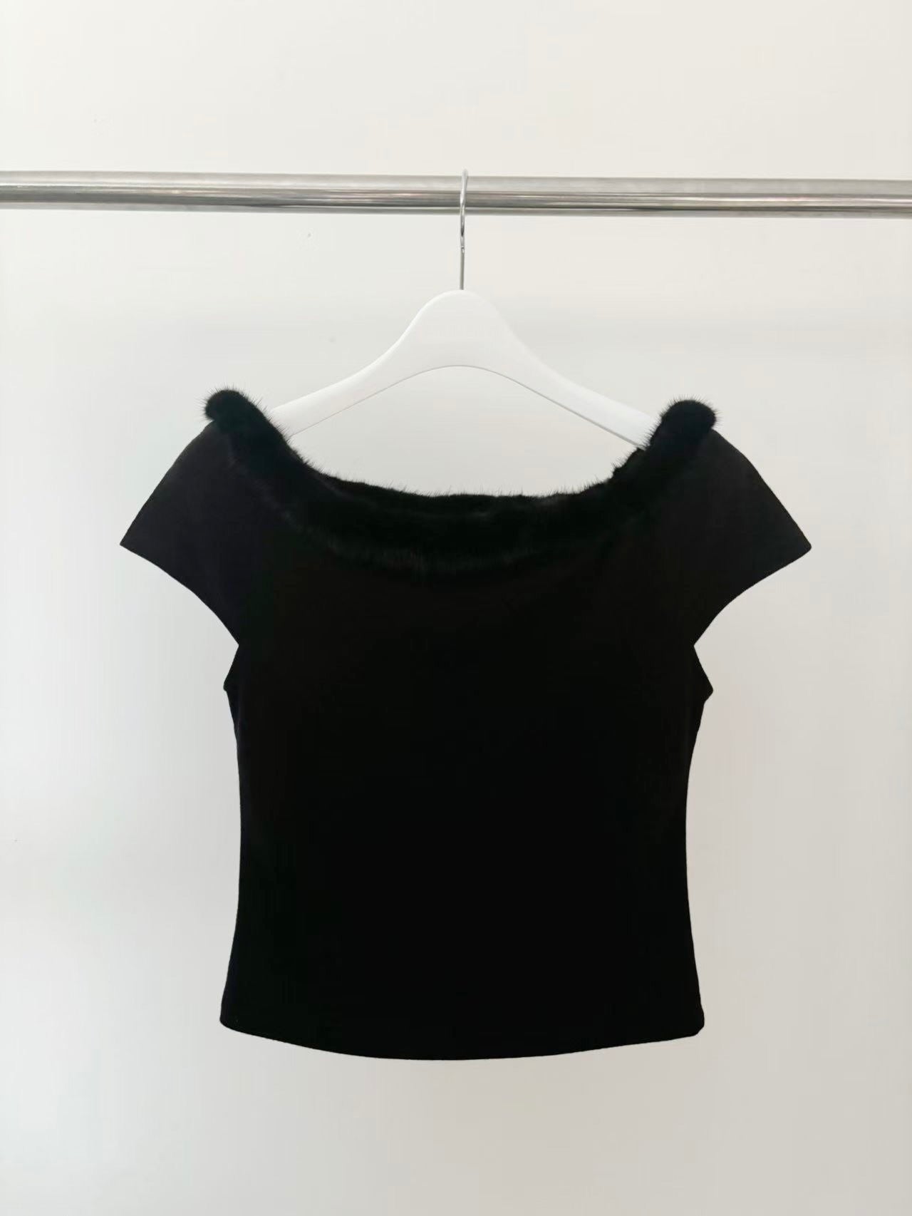 “La Belle" Furry Round Neck Tee (Black)
