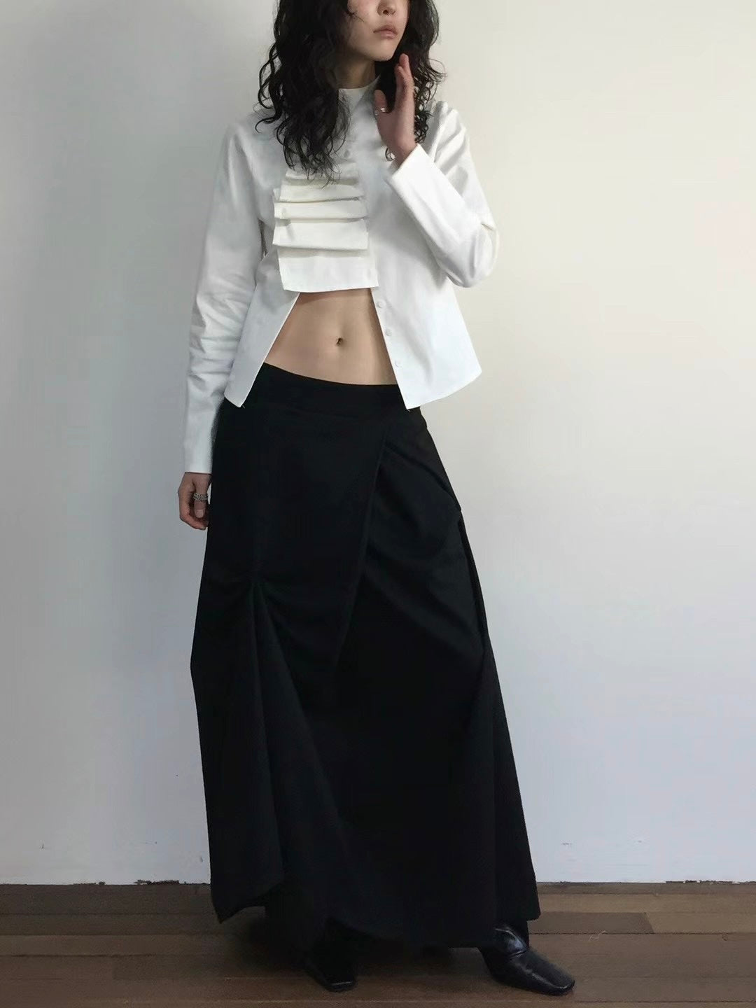 Victorian Flexible-button Blouse (Black)