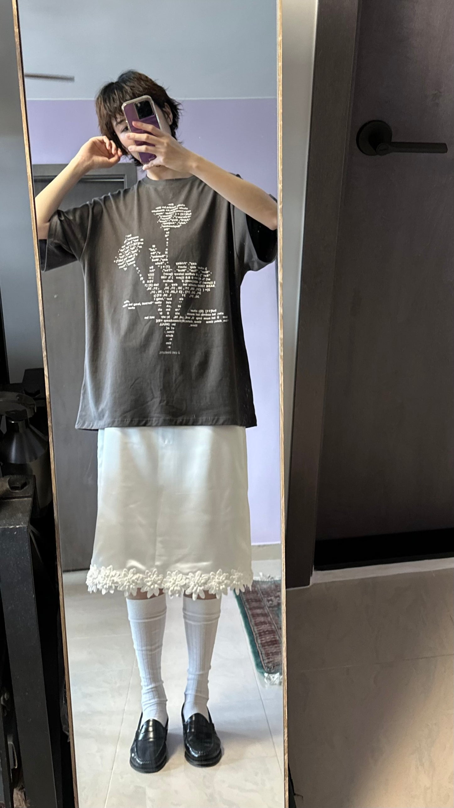 ✨推!"Mia" 3D Water Lily Satin Skirt (White)