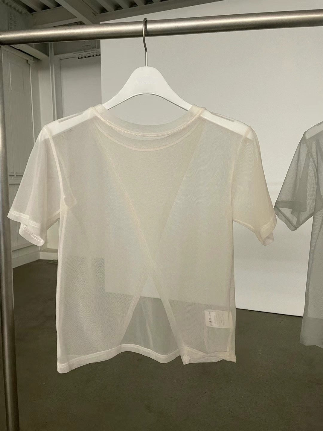 Back-open Sheer Short Sleeves