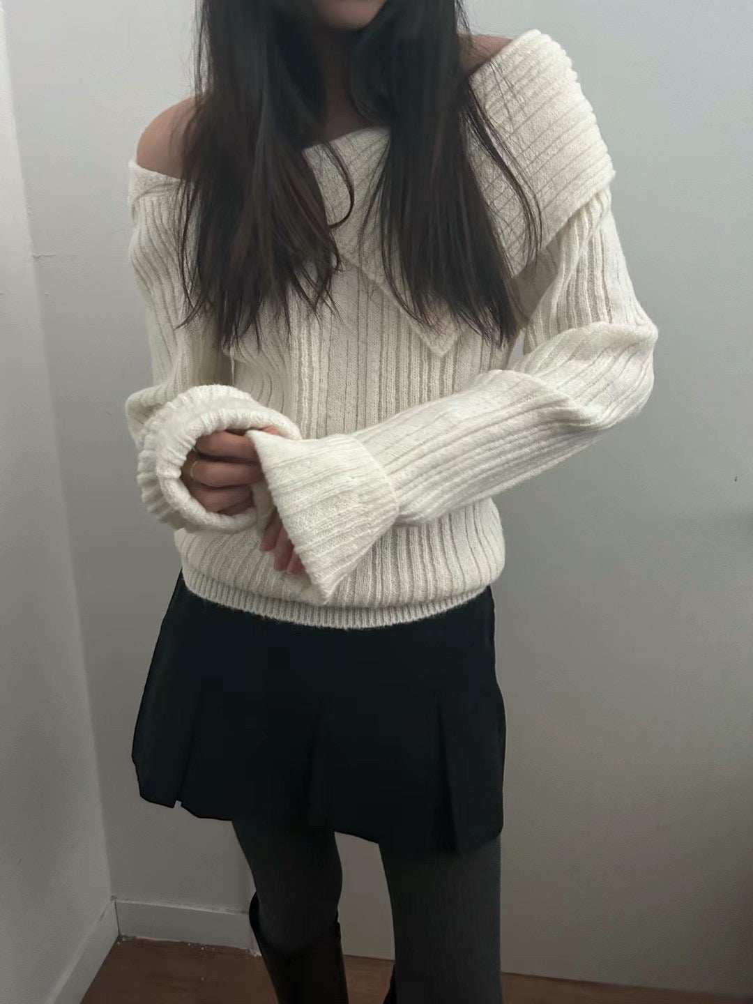 "Big Boy" Off-shoulder Wool Top (Cream)