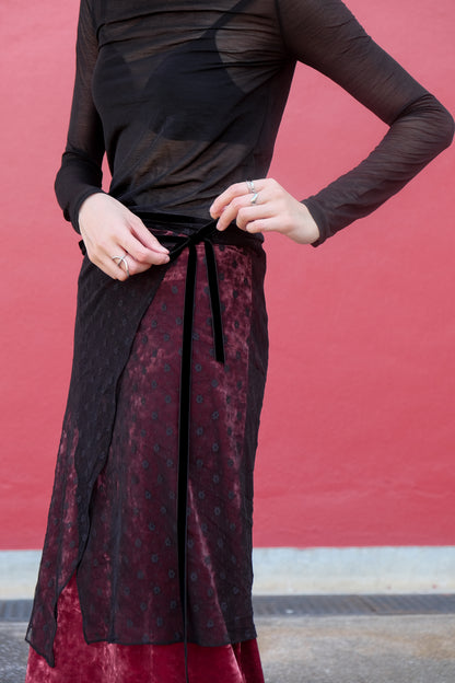 Daisies Lace Layering Skirt (White/ Black)
