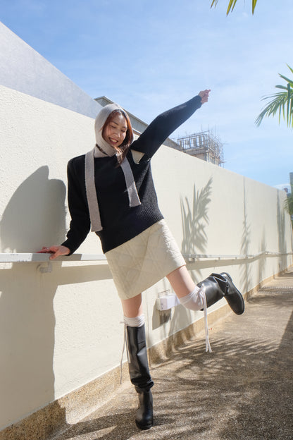 Cut-out Flexible Shoulder Sweater (Black)