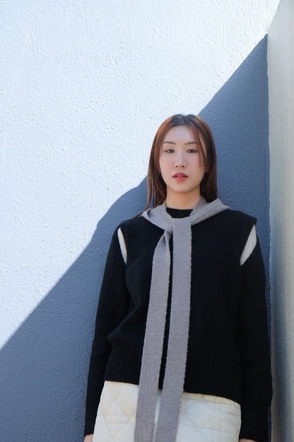 Cut-out Flexible Shoulder Sweater (Black)