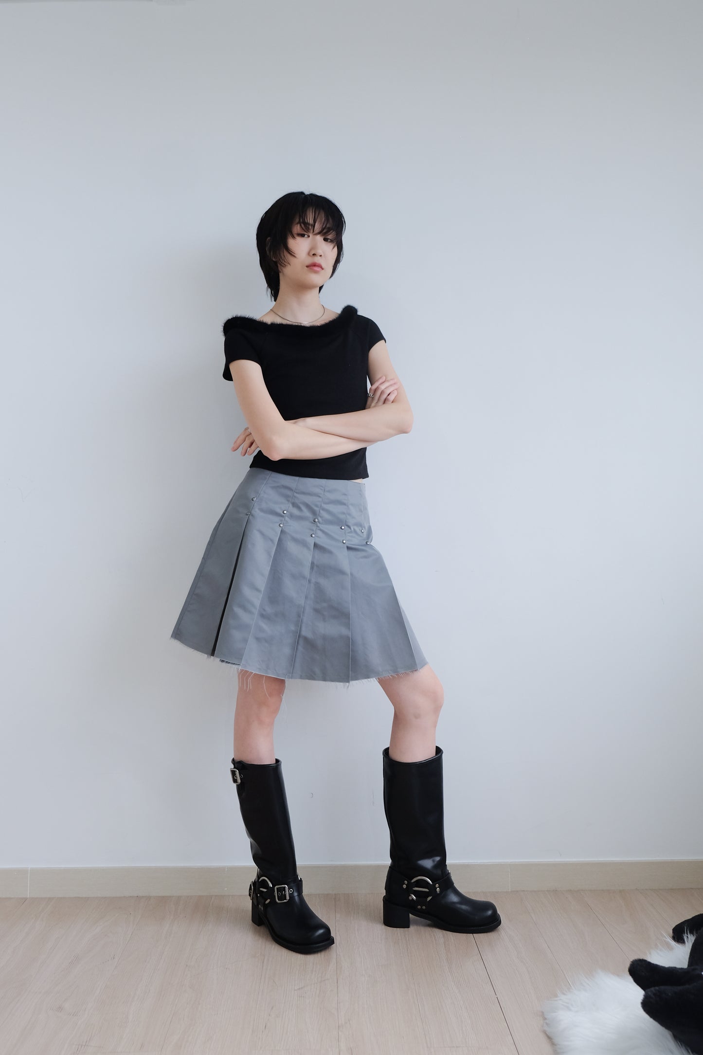 “La Belle" Furry Round Neck Tee (Black)