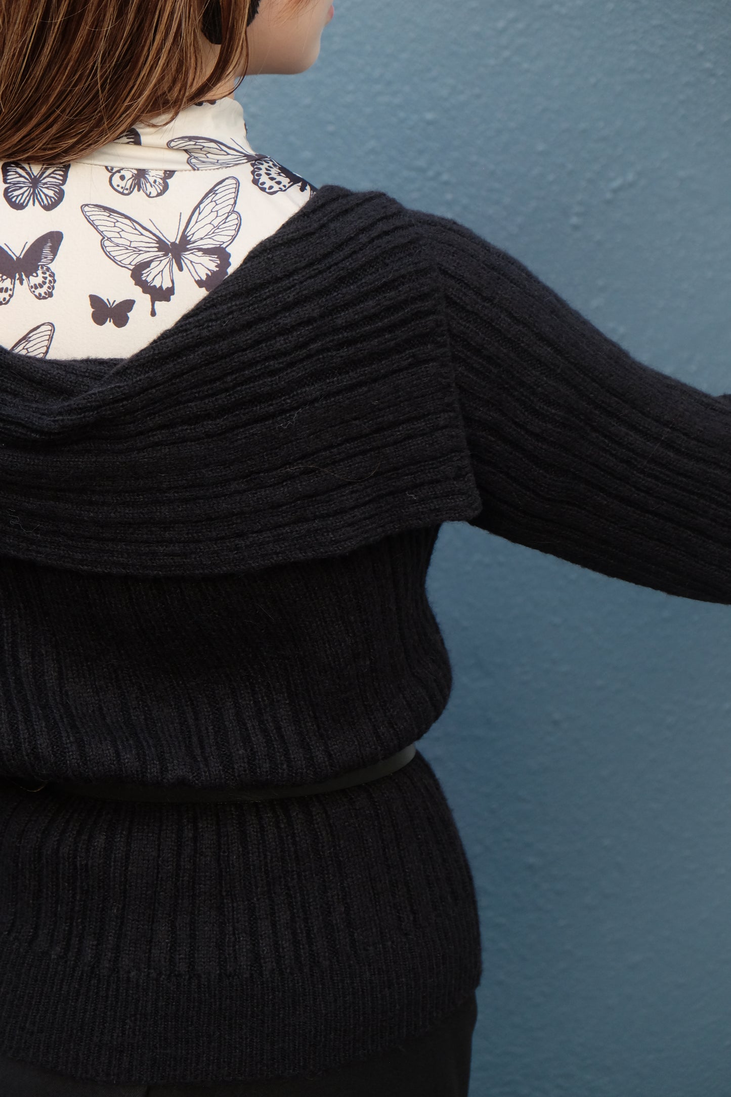 "Big Boy" Off-shoulder Wool Top (Black)