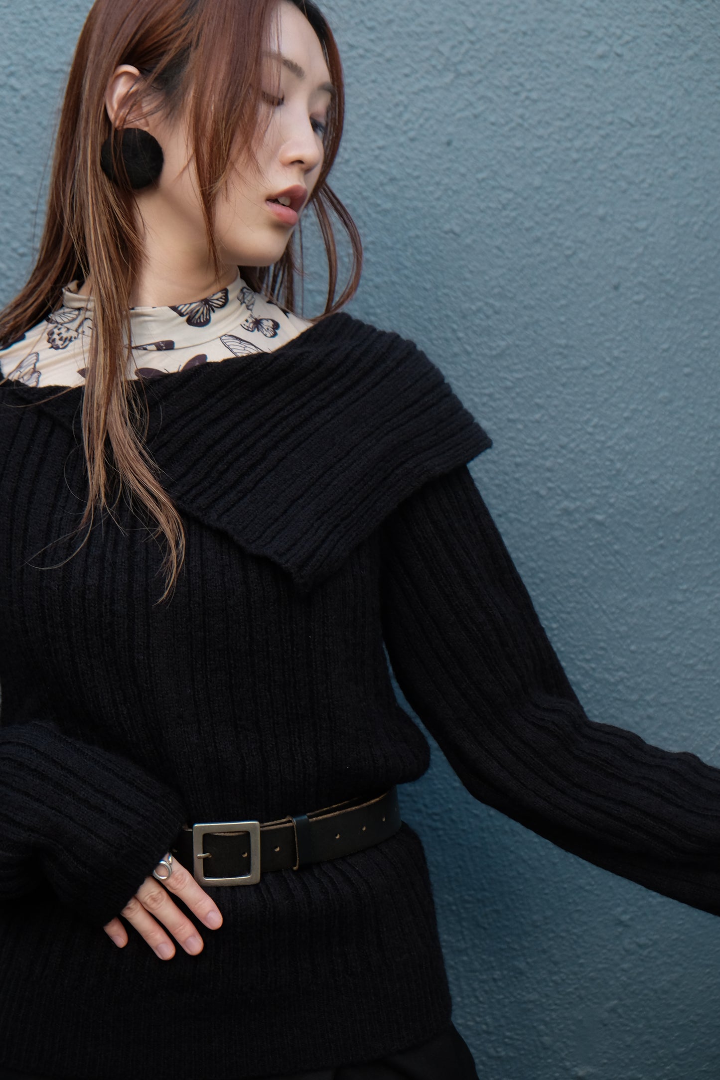 "Big Boy" Off-shoulder Wool Top (Black)