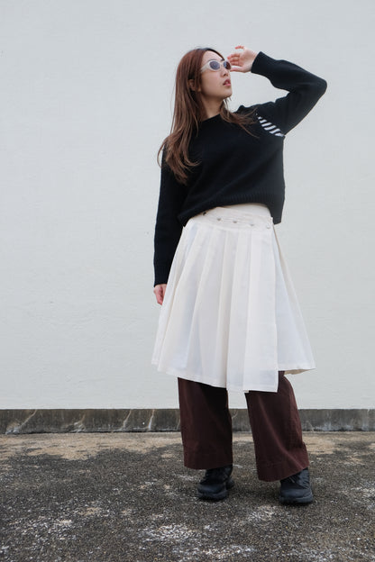 Cut-out Flexible Shoulder Sweater (Black)