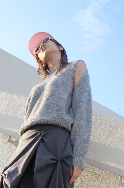 Cut-out Flexible Shoulder Sweater (Grey)