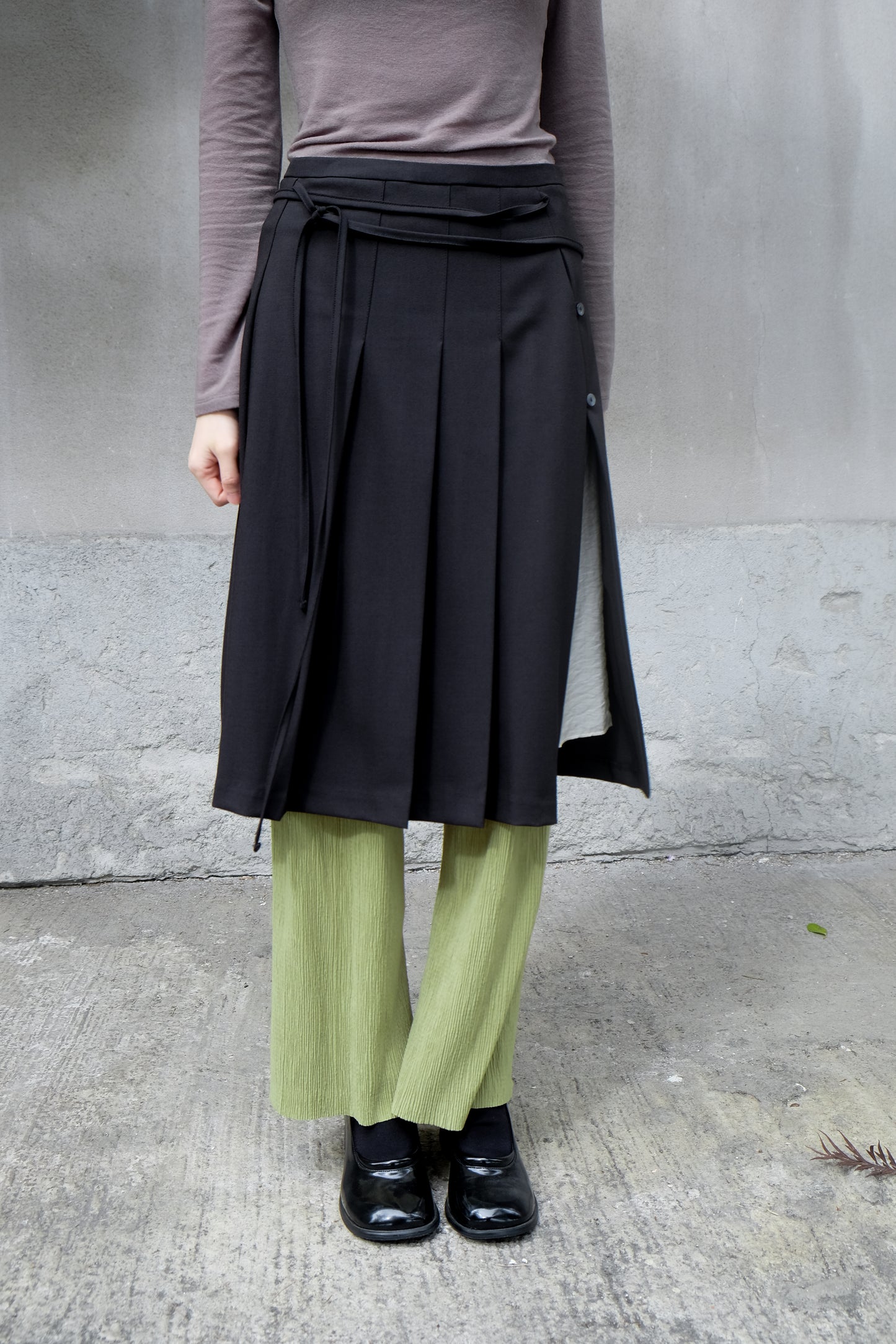 ✨推！"Winona" Double-layer Slit & Pleated Skirt (Black)