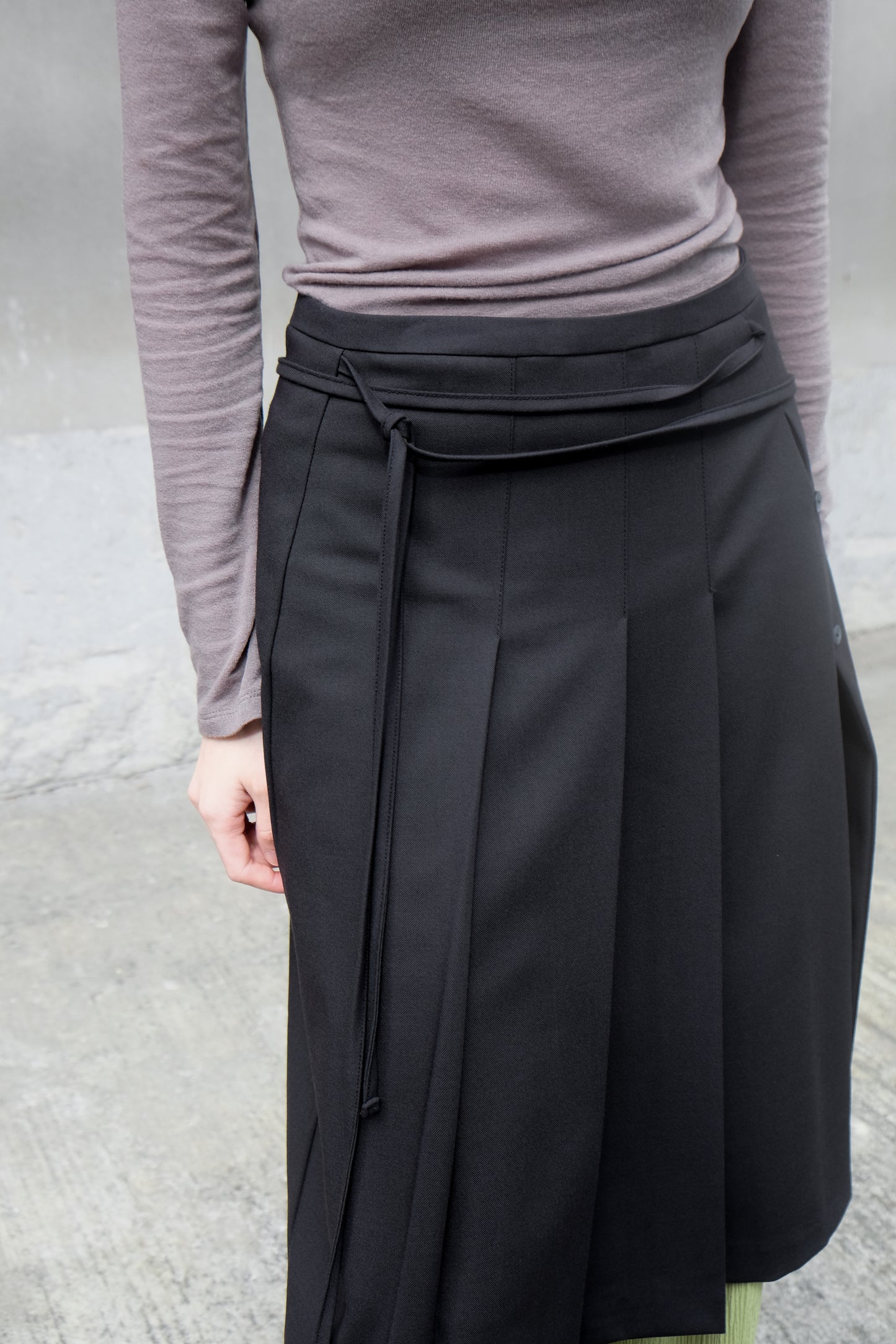 ✨推！"Winona" Double-layer Slit & Pleated Skirt (Black)