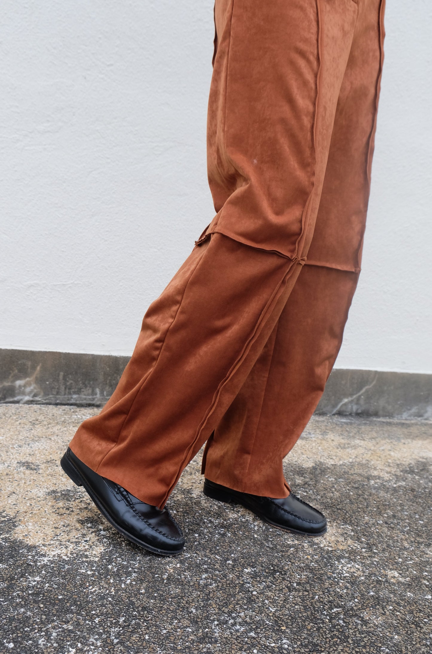Suede Raw Trimming Pants (Camel)