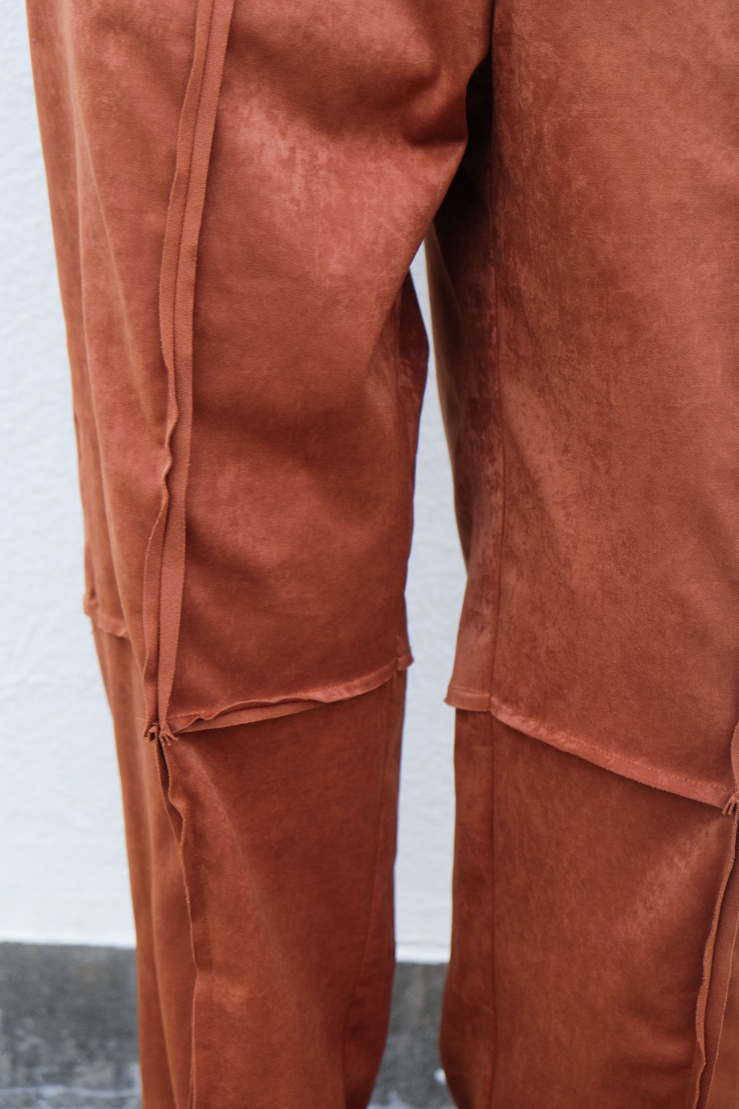 Suede Raw Trimming Pants (Camel)