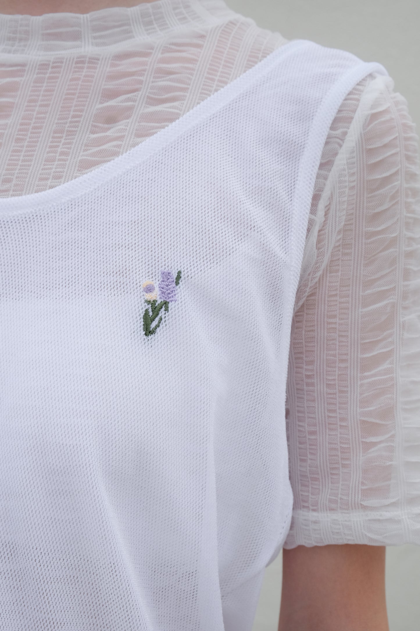 ✨推！Flower Embroidery Mesh Tank Top (White)