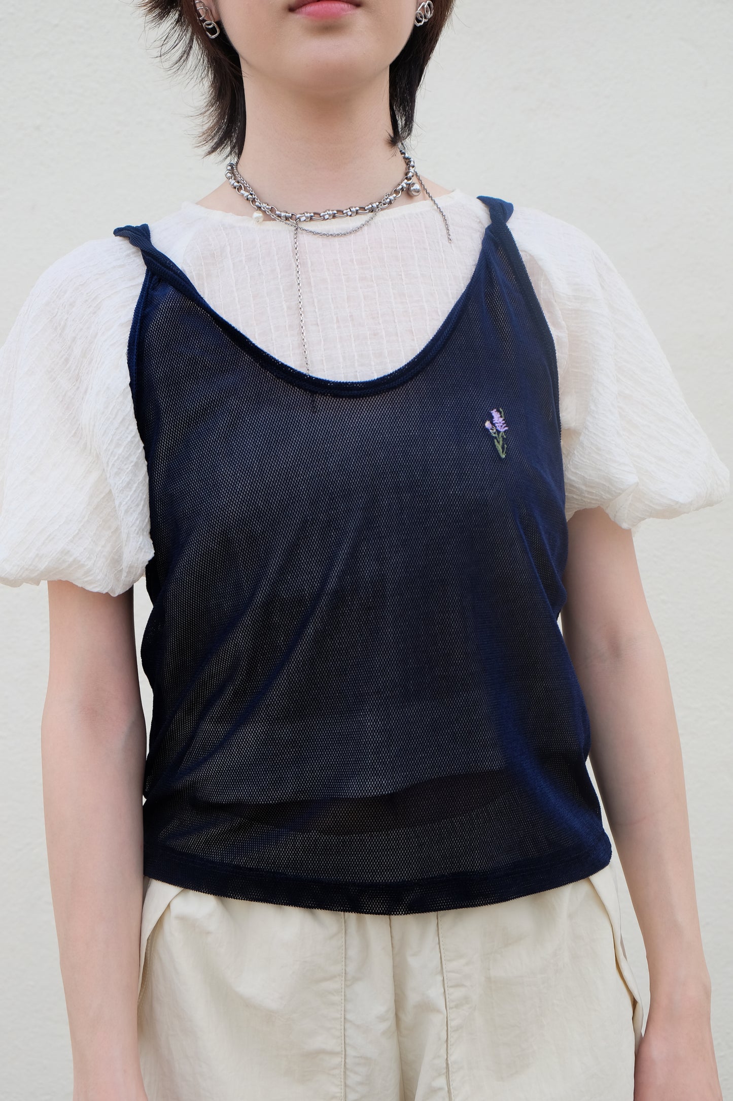 ✨推！Flower Embroidery Mesh Tank Top (Navy)