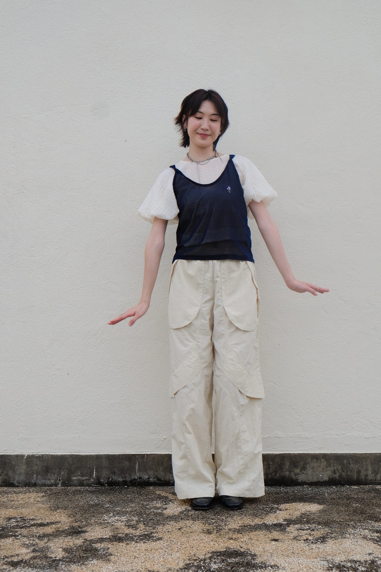 ✨推！Flower Embroidery Mesh Tank Top (Navy)