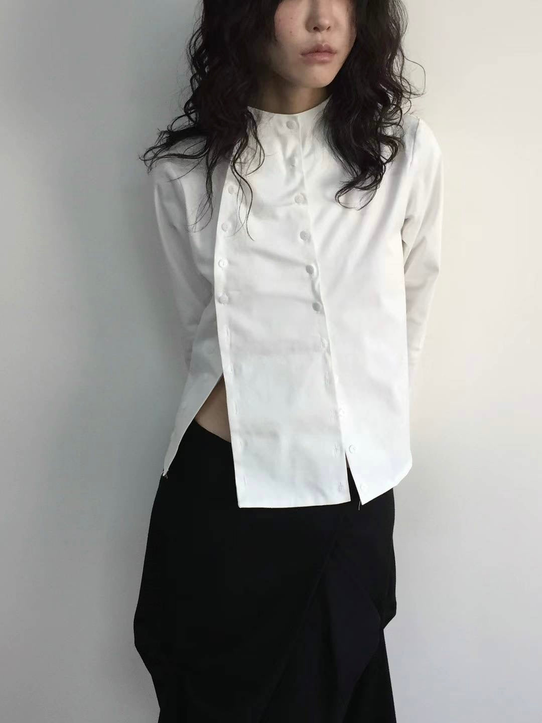Victorian Flexible-button Blouse (Ivory)