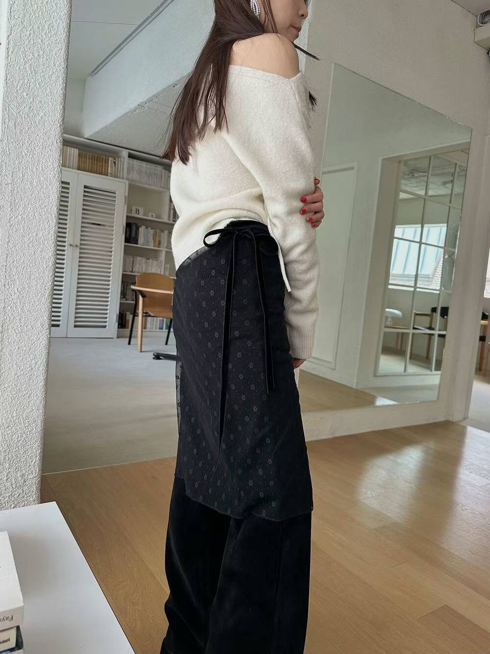 Daisies Lace Layering Skirt (White/ Black)