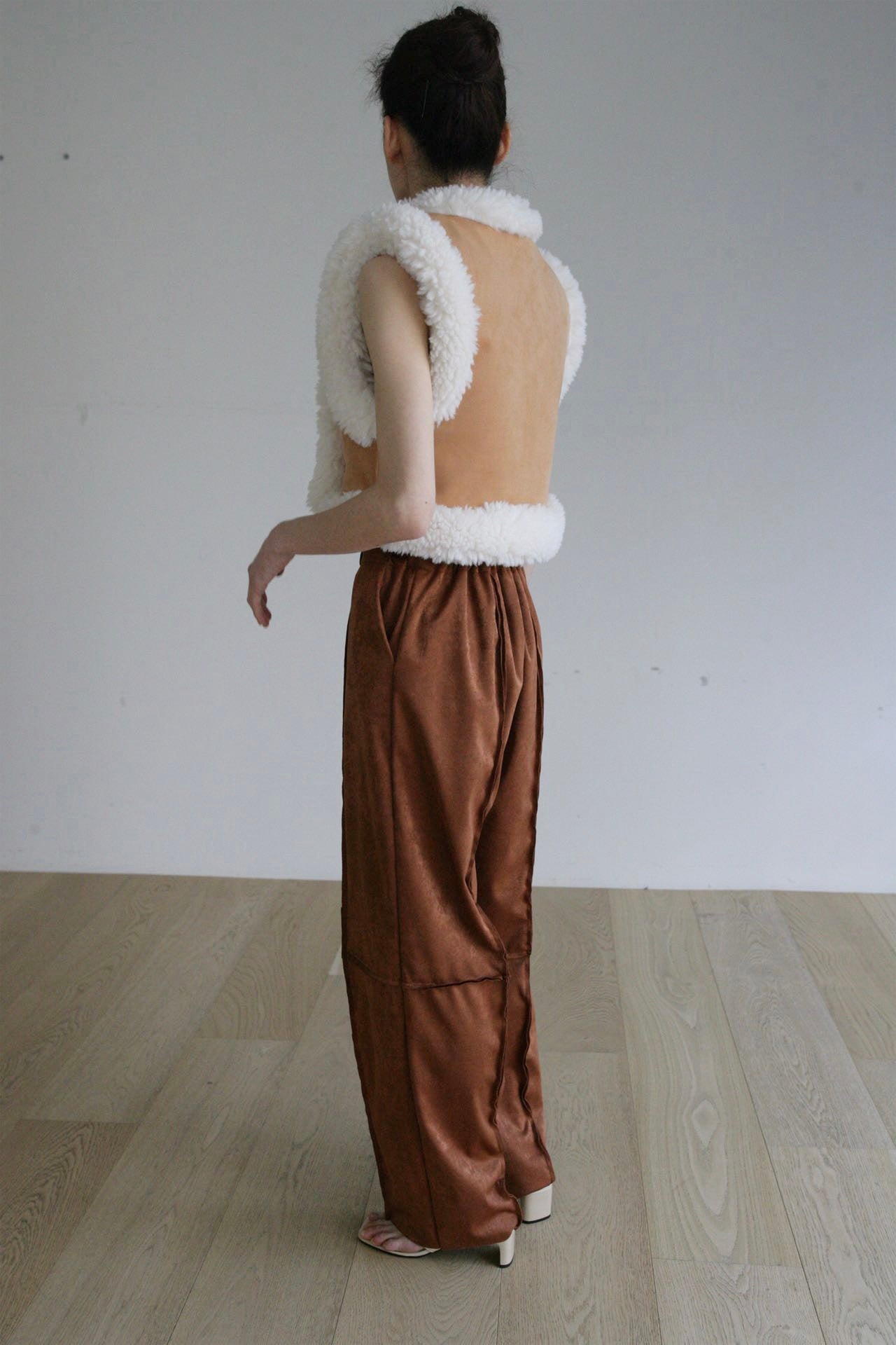 Suede Raw Trimming Pants (Camel)