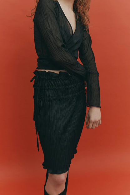 連線優惠/ Creased See-through Wrap Top