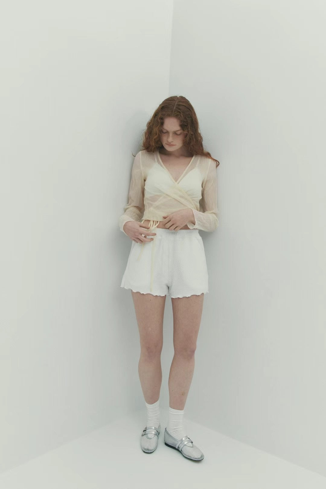 連線優惠/ Creased See-through Wrap Top