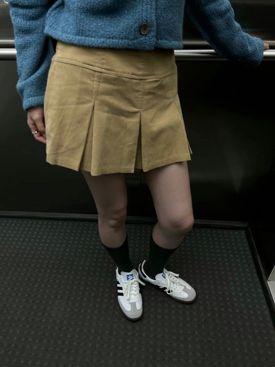 Double-layer Pleated Tennis Skorts (Black/ Camel)