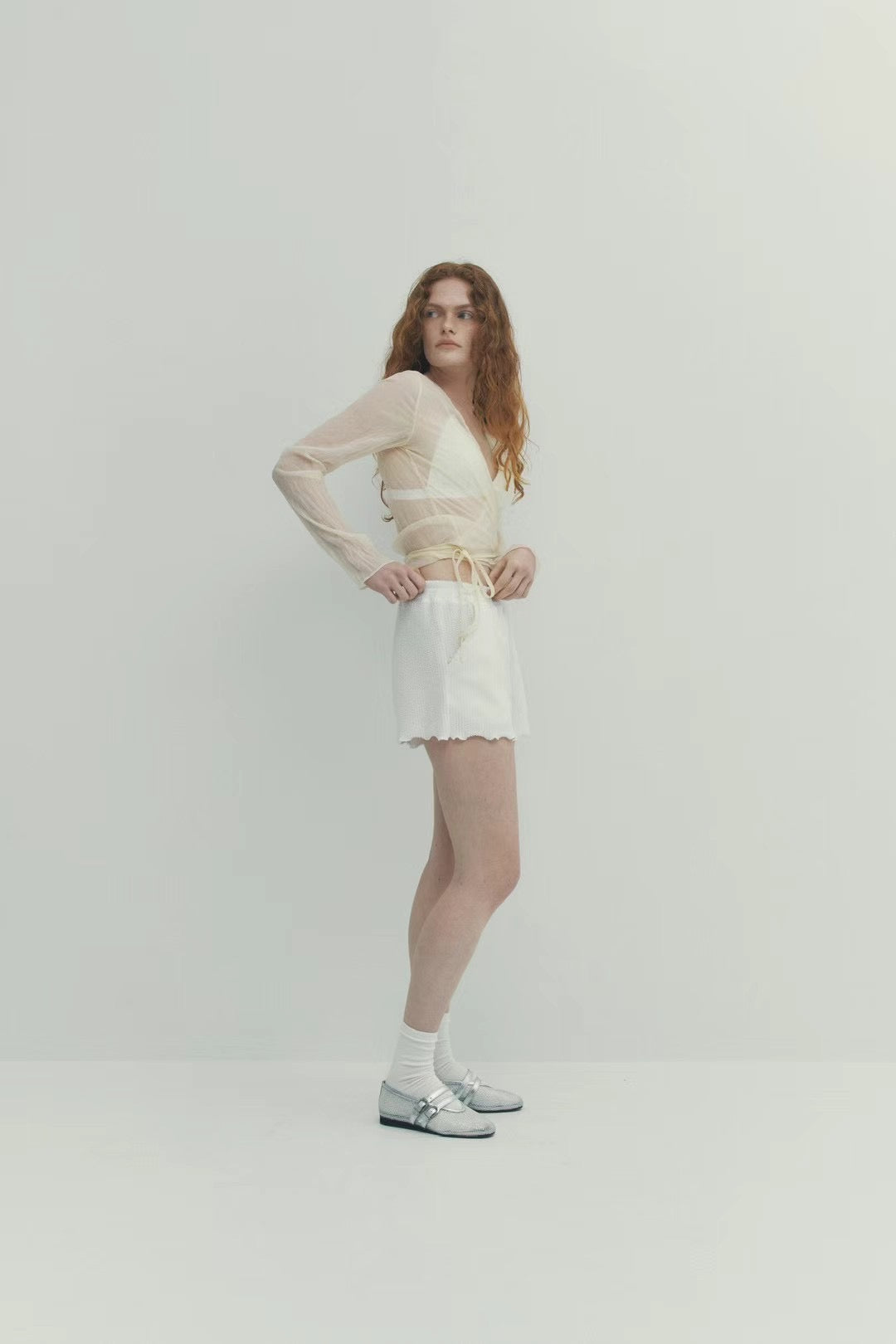 連線優惠/ Creased See-through Wrap Top